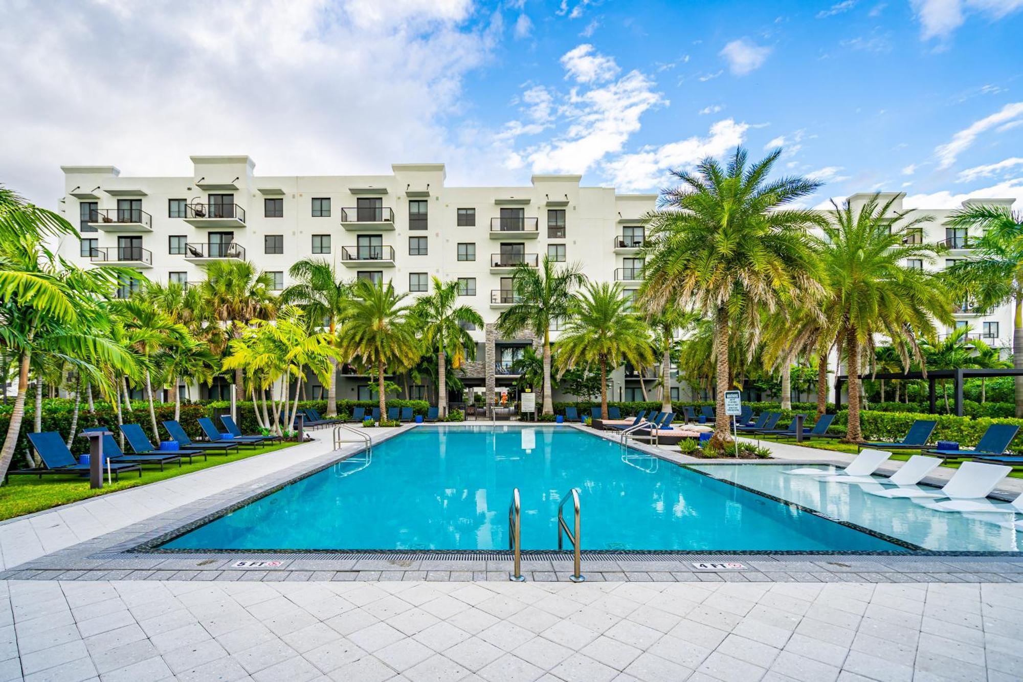 Amazing 2 Bedroom Unit In Doral Miami With Free Parking Hialeah Gardens Exteriér fotografie