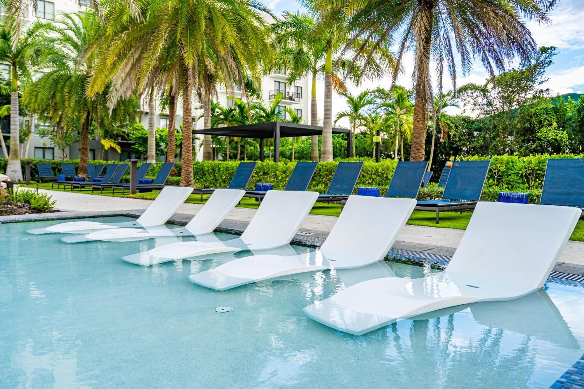 Amazing 2 Bedroom Unit In Doral Miami With Free Parking Hialeah Gardens Exteriér fotografie